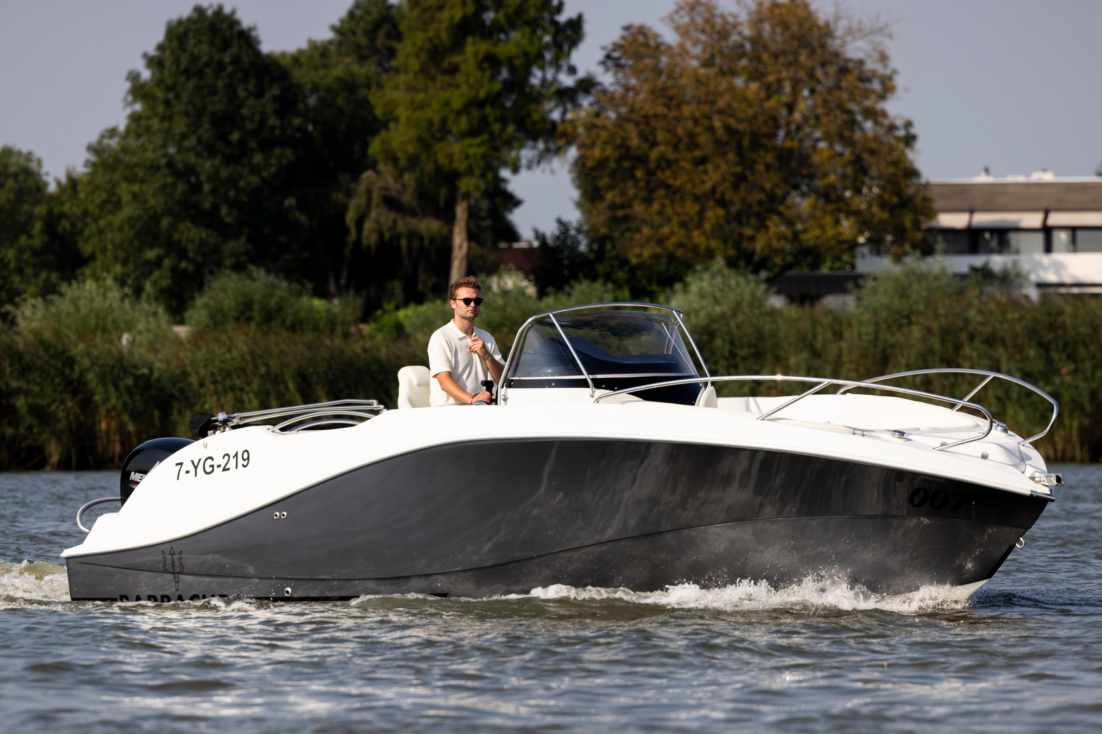 Okiboats BARRACUDA 686 WA 2023 Okiboats BARRACUDA 686 WA cruising on a scenic waterway.