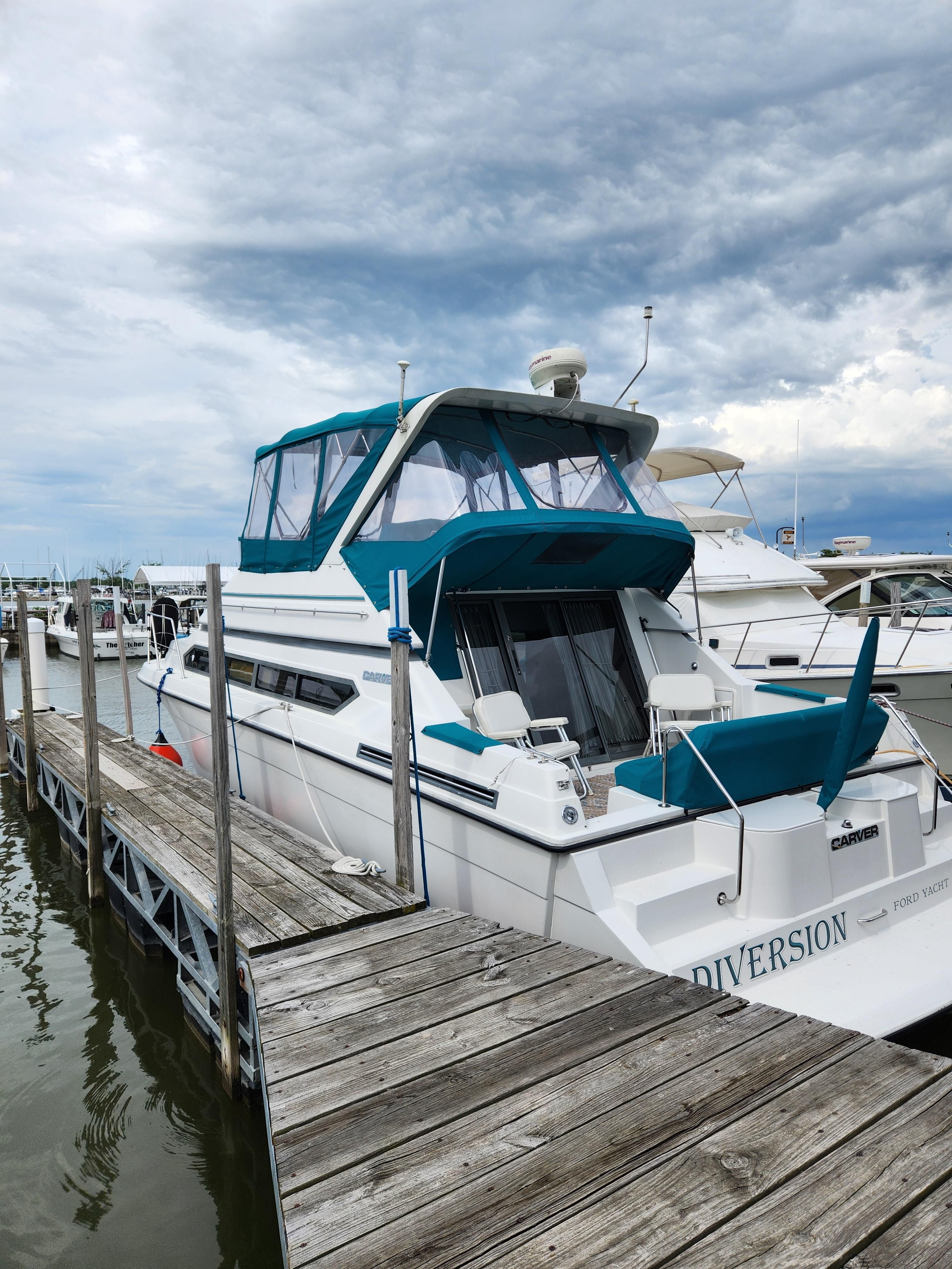1994 Carver 380 Santego