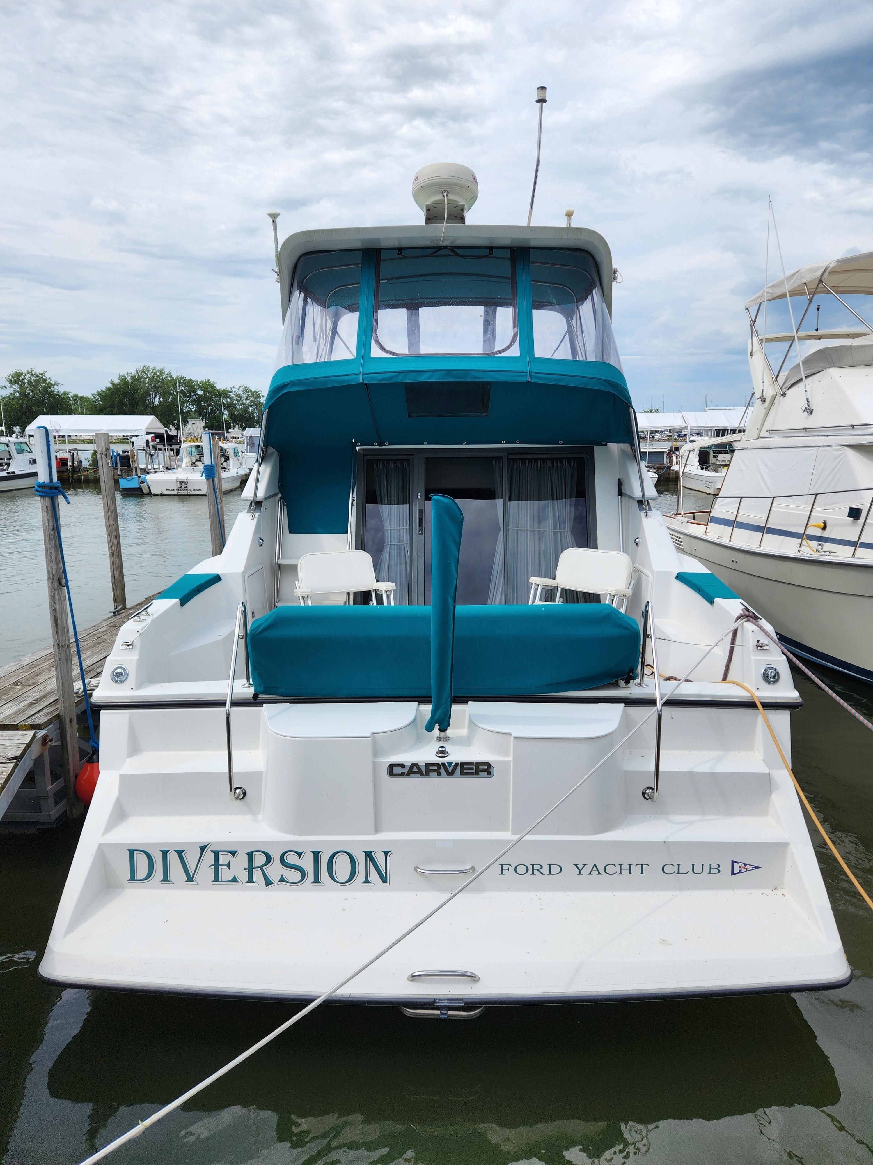 1994 Carver 380 Santego