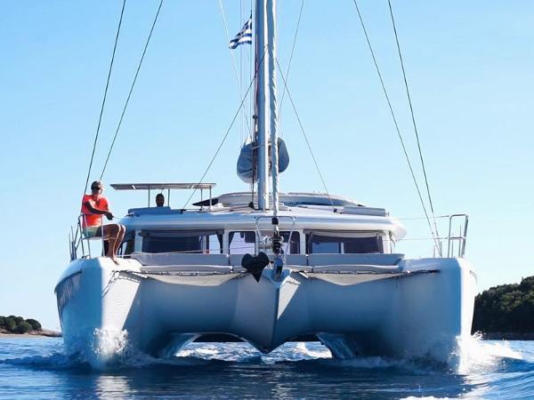 2010 Lagoon 421