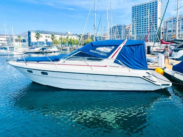 1990 Princess Riviera 266