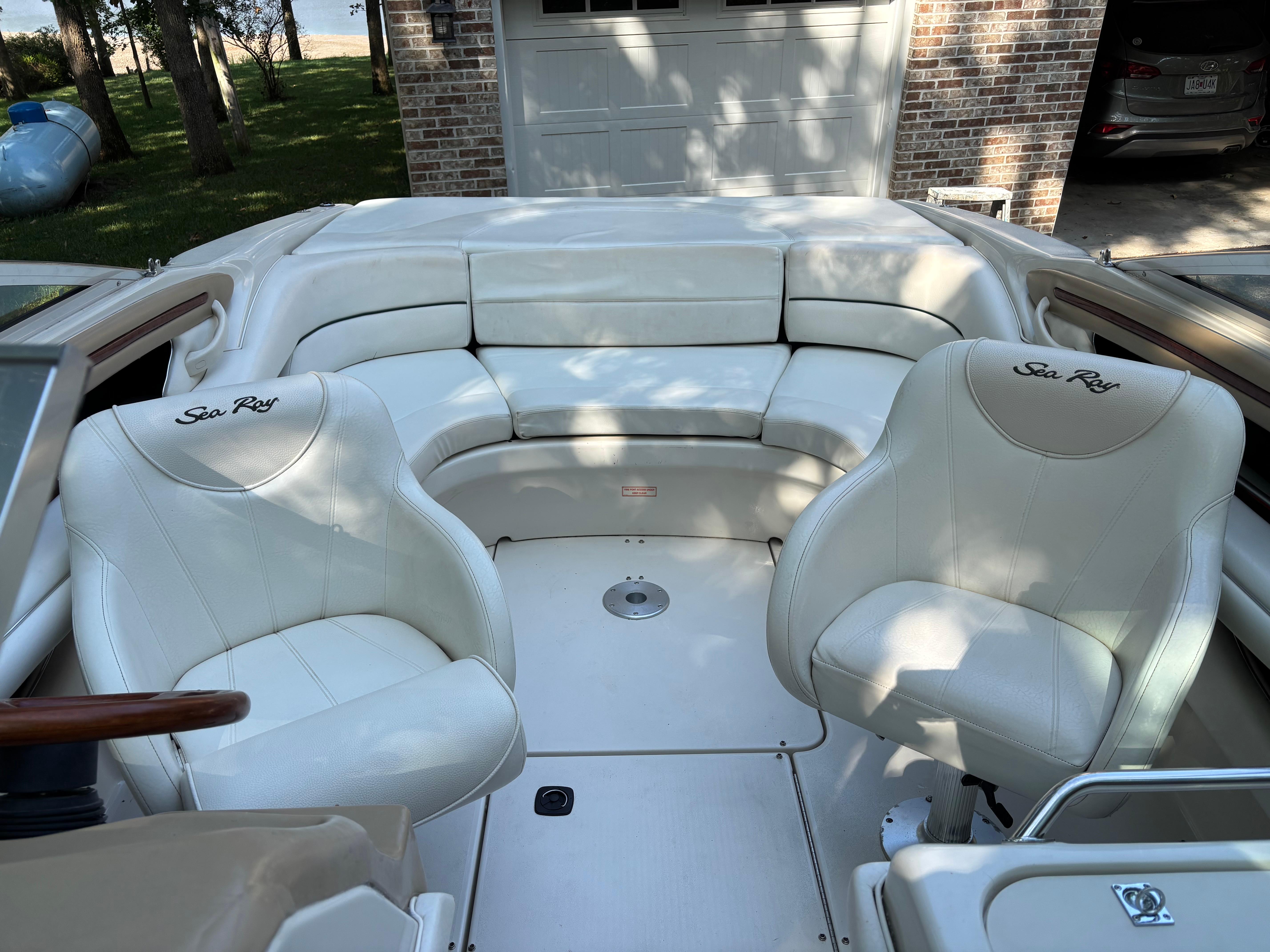 1999 Sea Ray 230 signature select