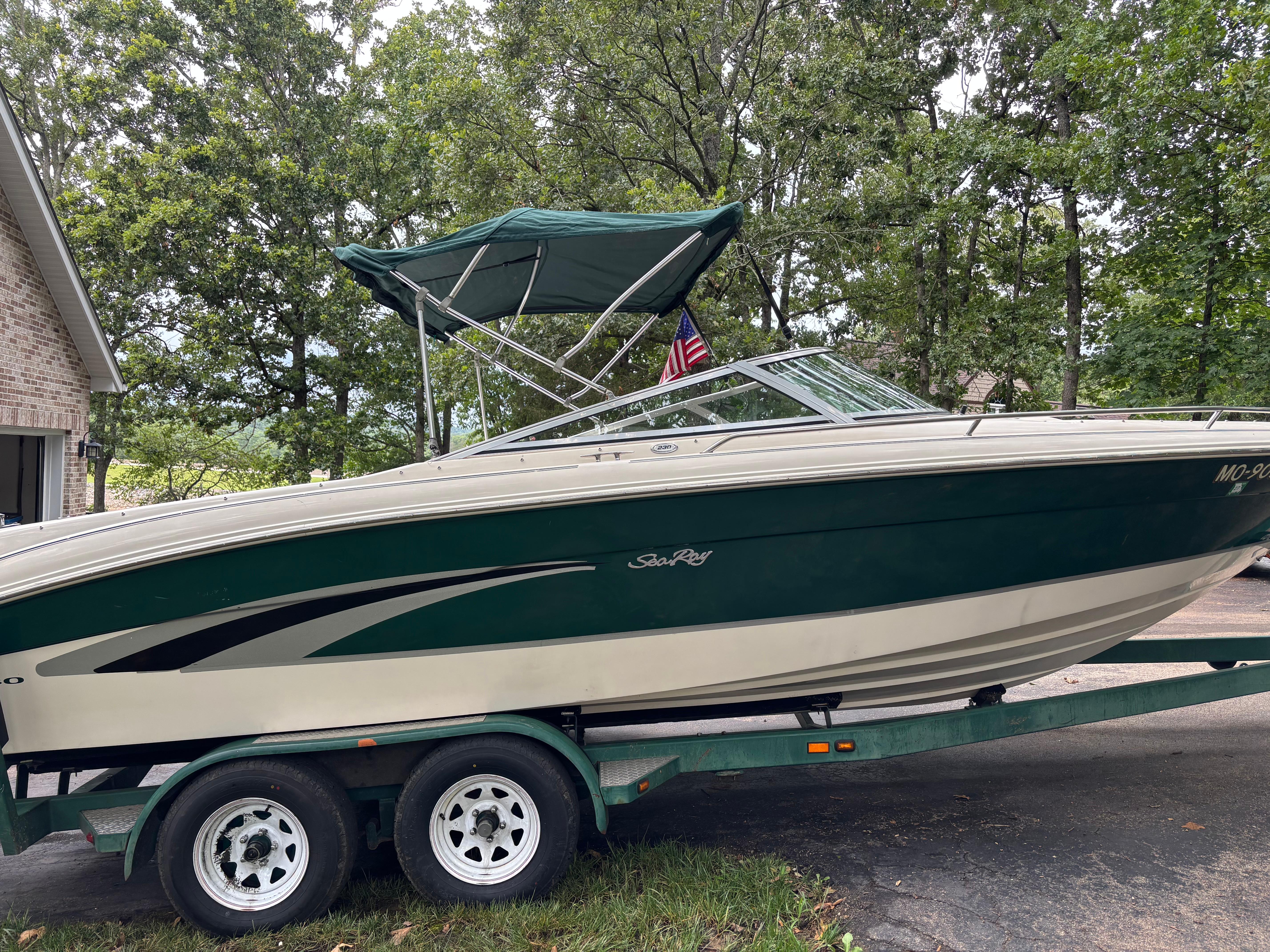 1999 Sea Ray 230 signature select