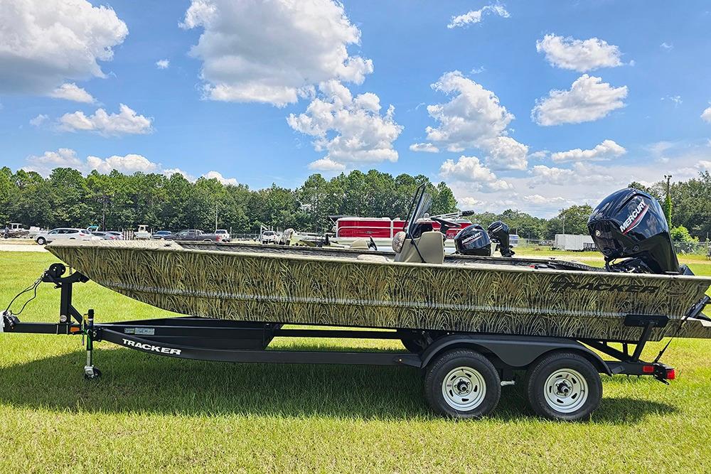 2026 Tracker Grizzly 2072 CC