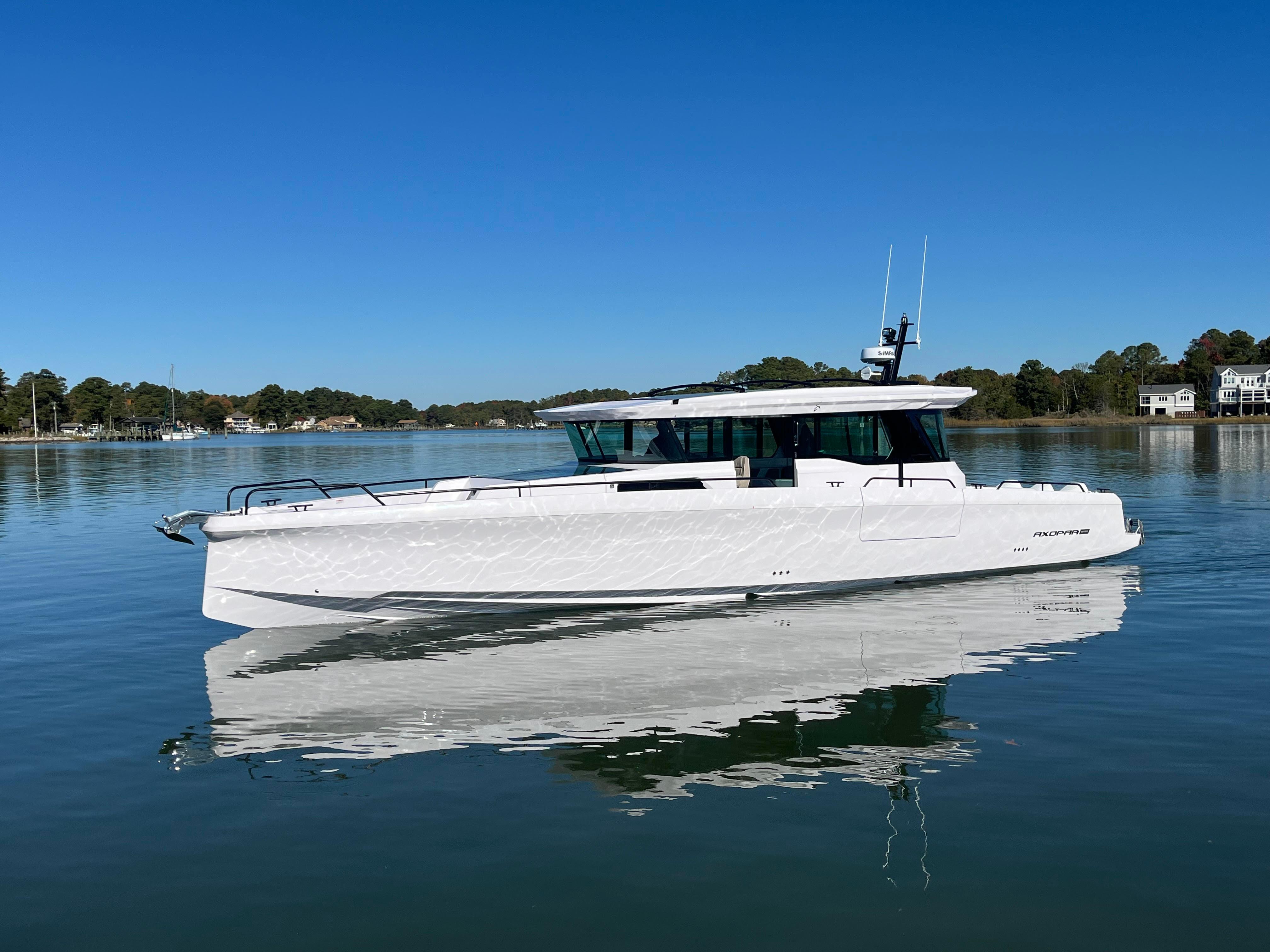 2025 Axopar 45 Cross Cabin