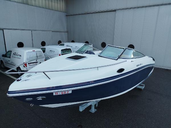 Rinker 246 Captiva Cuddy