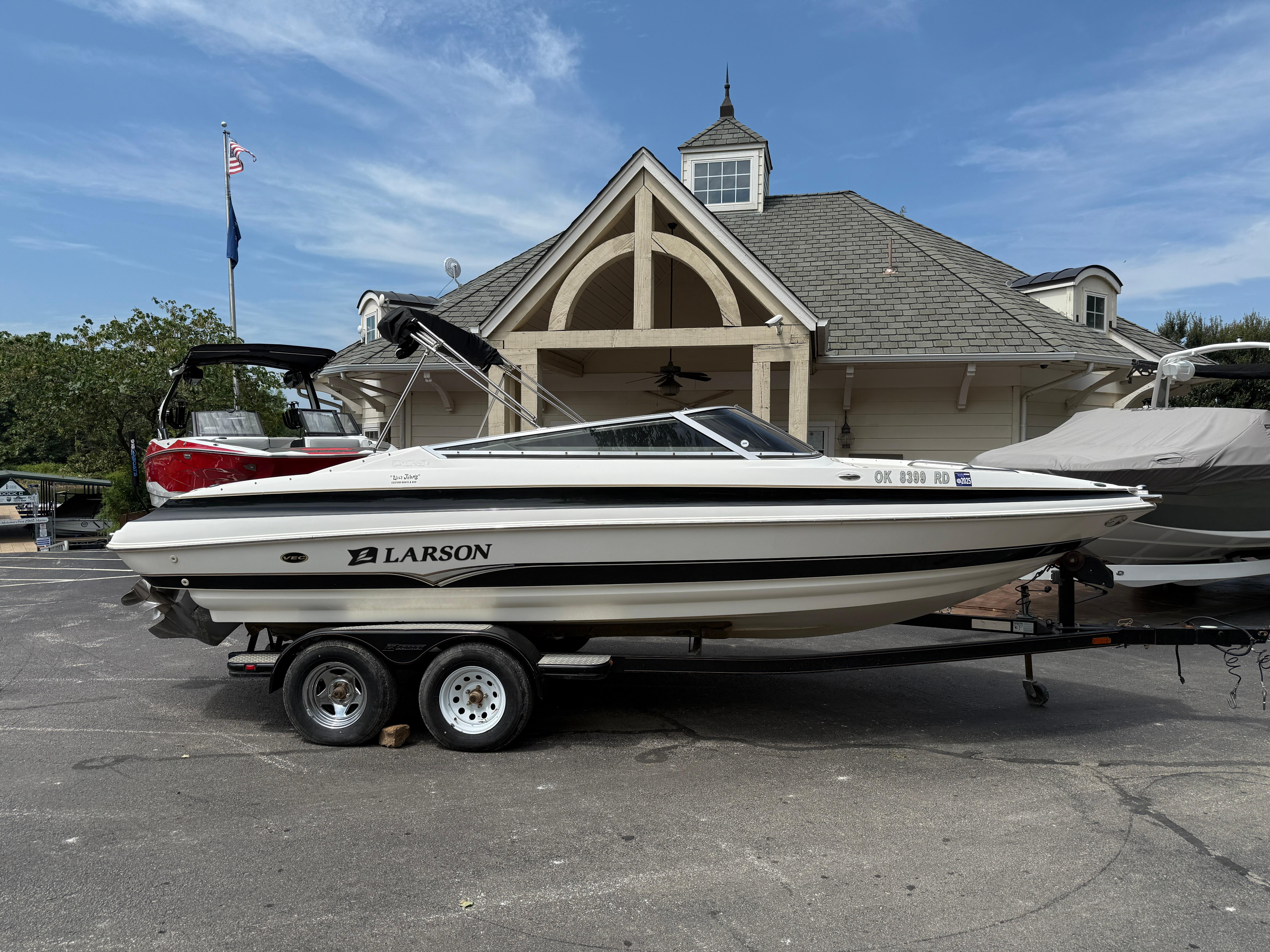 2005 Larson LXi 228