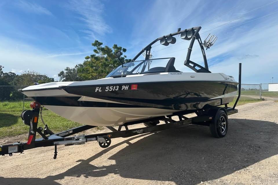 2012 Axis A20