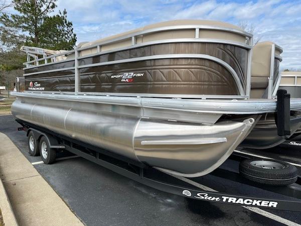2025 Sun Tracker SportFish 22 XP3