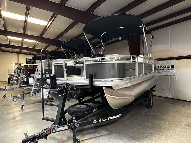 Sun Tracker Bass Buggy 18 DLX