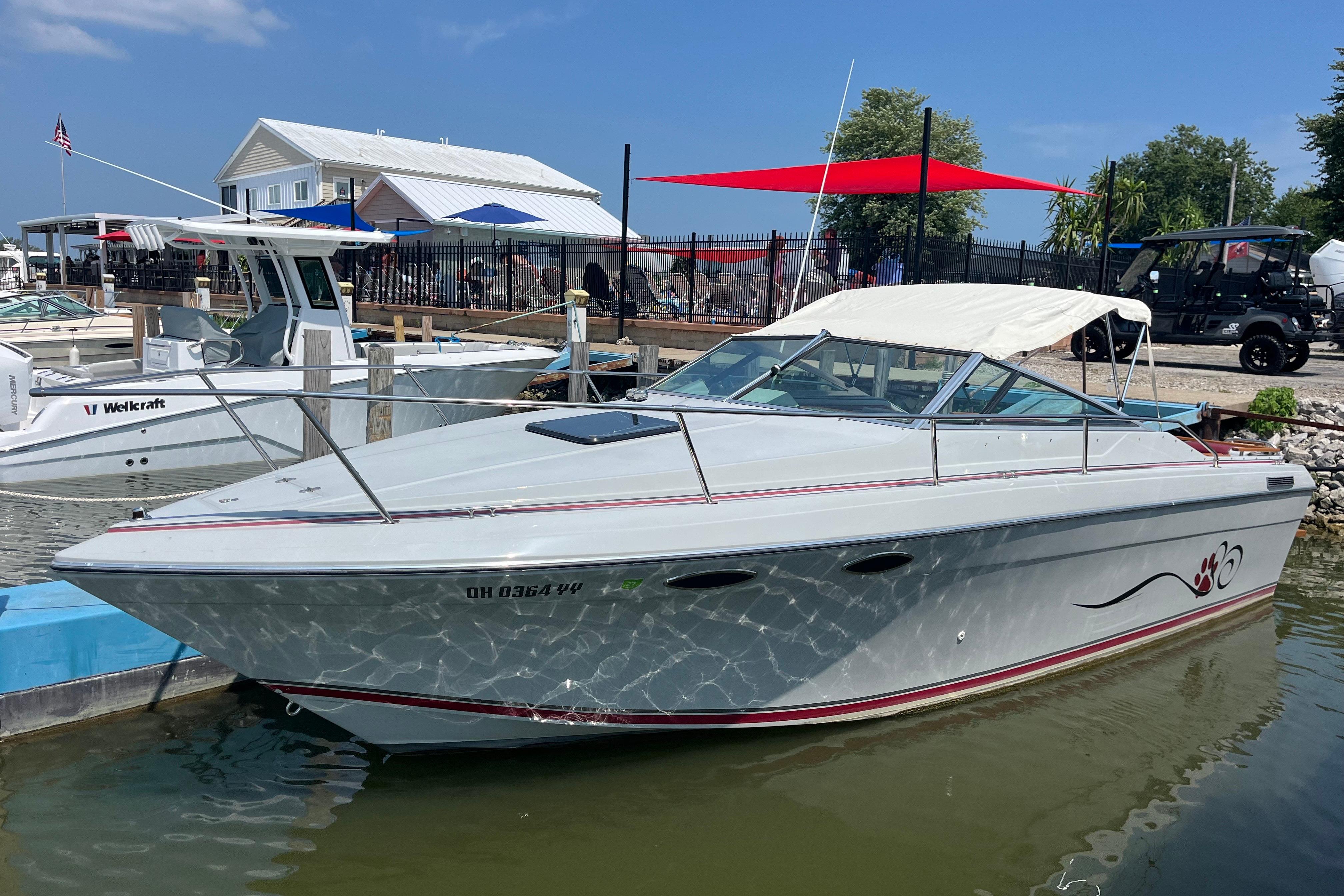 1988 Four Winns 235 Sundowner