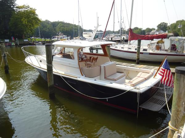 2004 Hunt Yachts Surfhunter 29