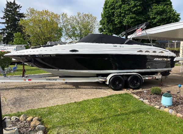 2005 Ebbtide 2600 Cuddy Bow Rider