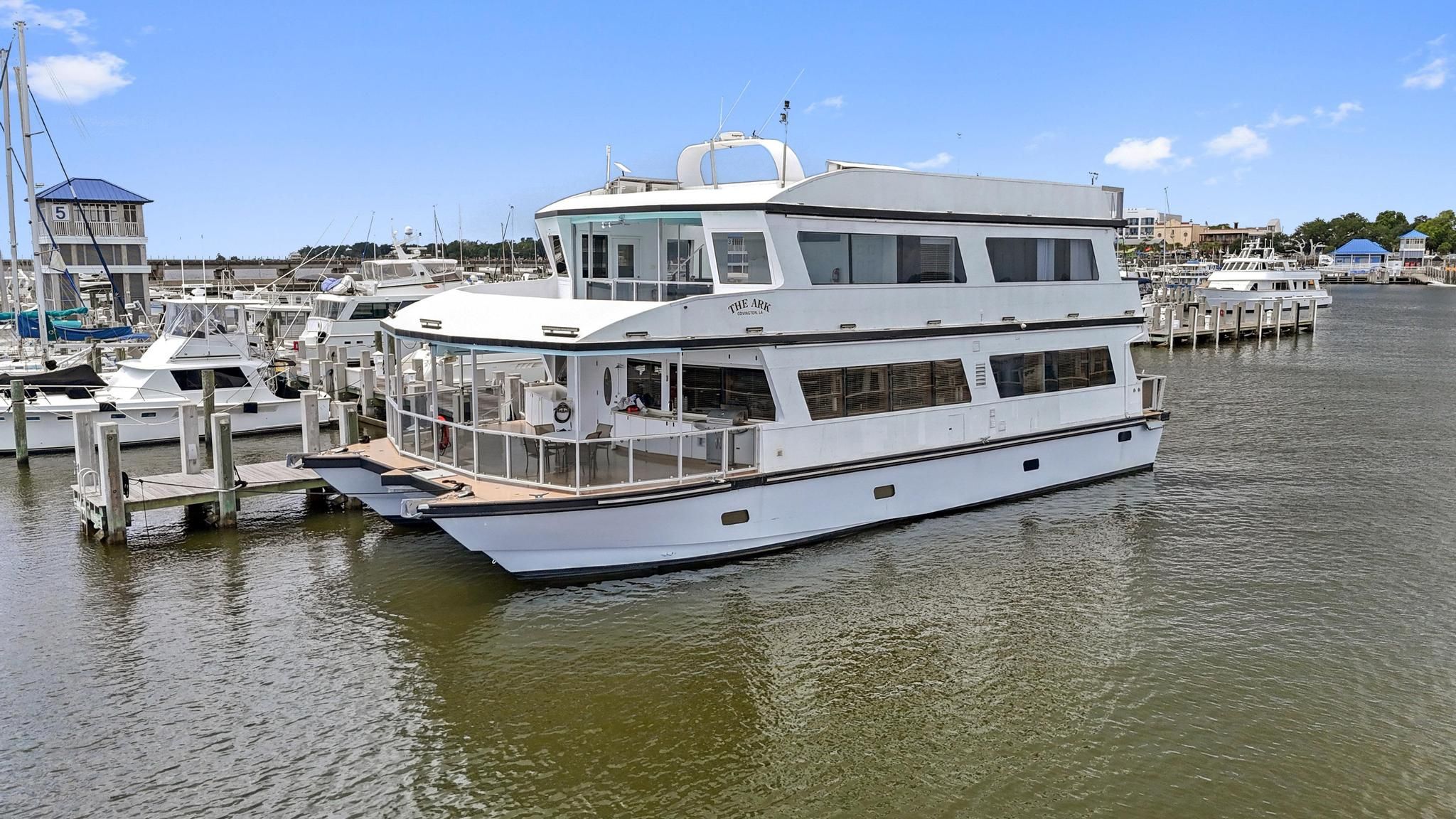 2018 Catamaran Cruisers Avenger Manufacturing
