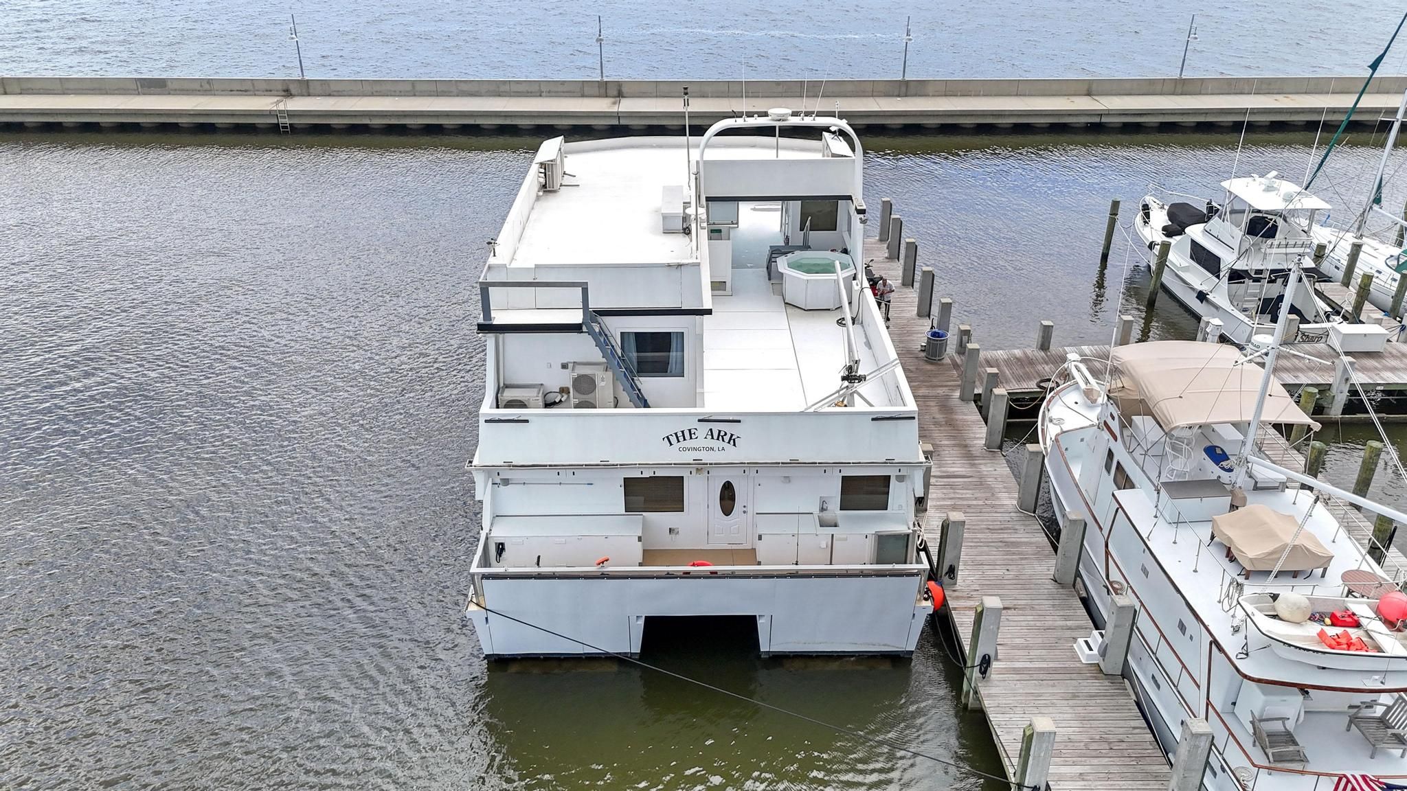 2018 Catamaran Cruisers Avenger Manufacturing