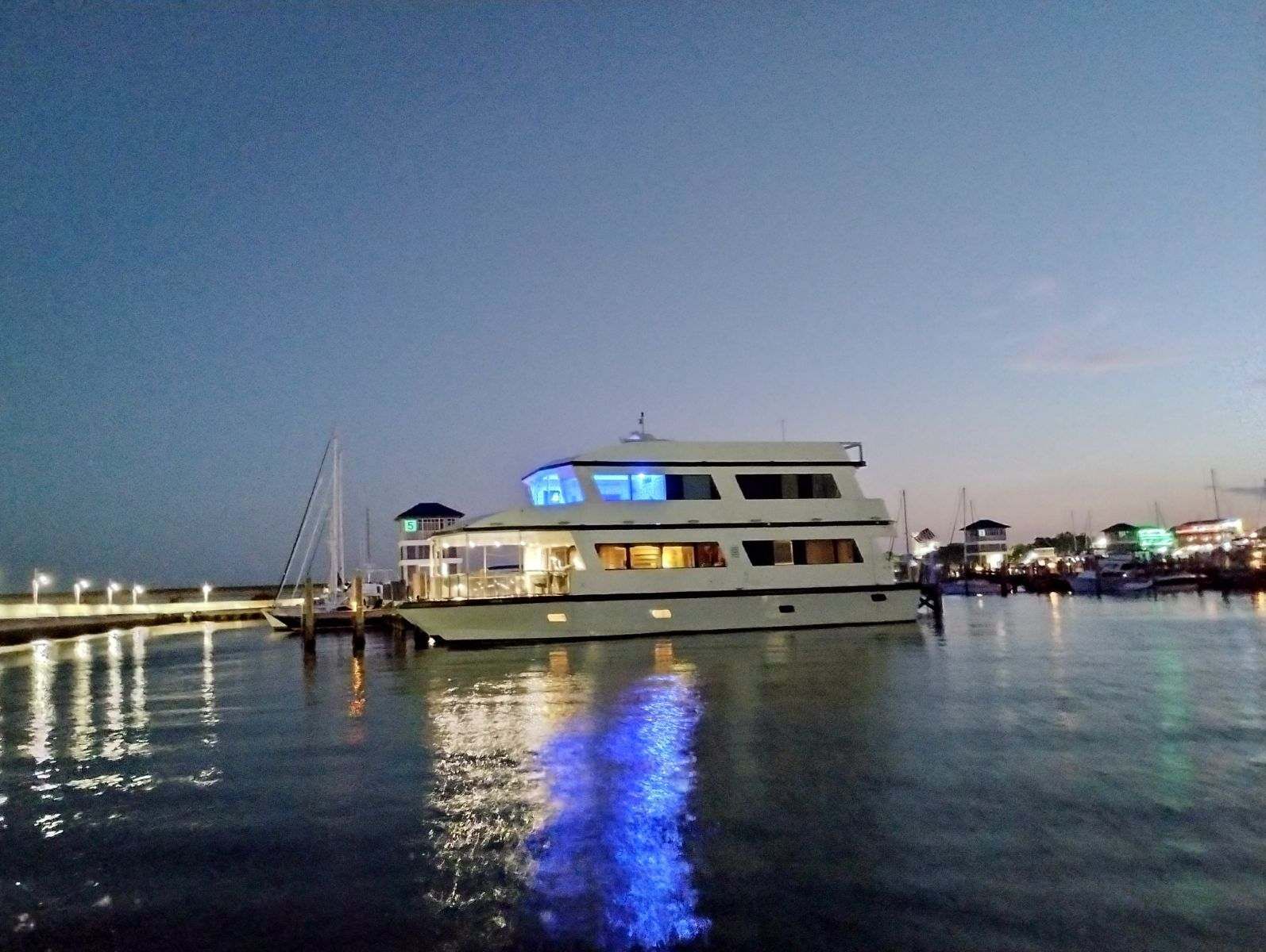 2018 Catamaran Cruisers Avenger Manufacturing