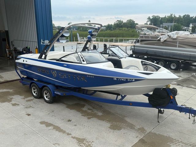 Malibu Wakesetter 23 LSV