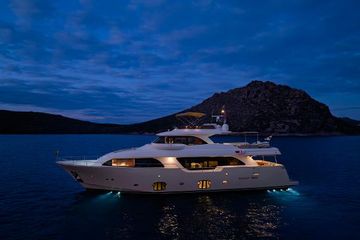 2014 Custom Line Navetta 26 Crescendo
