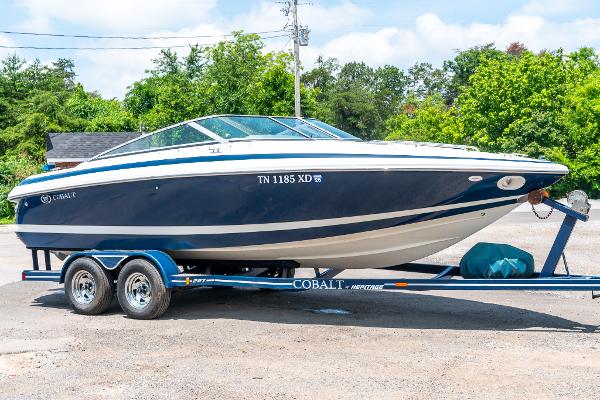 2001 Cobalt 227 Cuddy