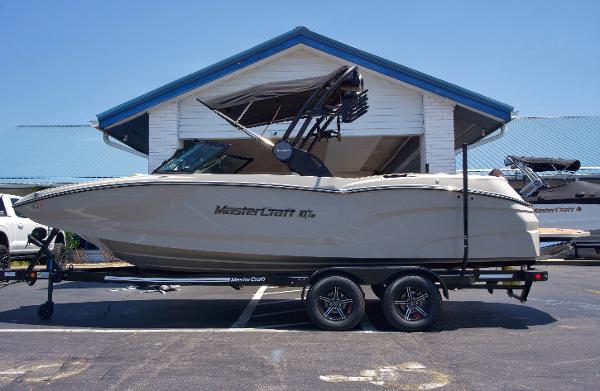 2025 MasterCraft NXT22