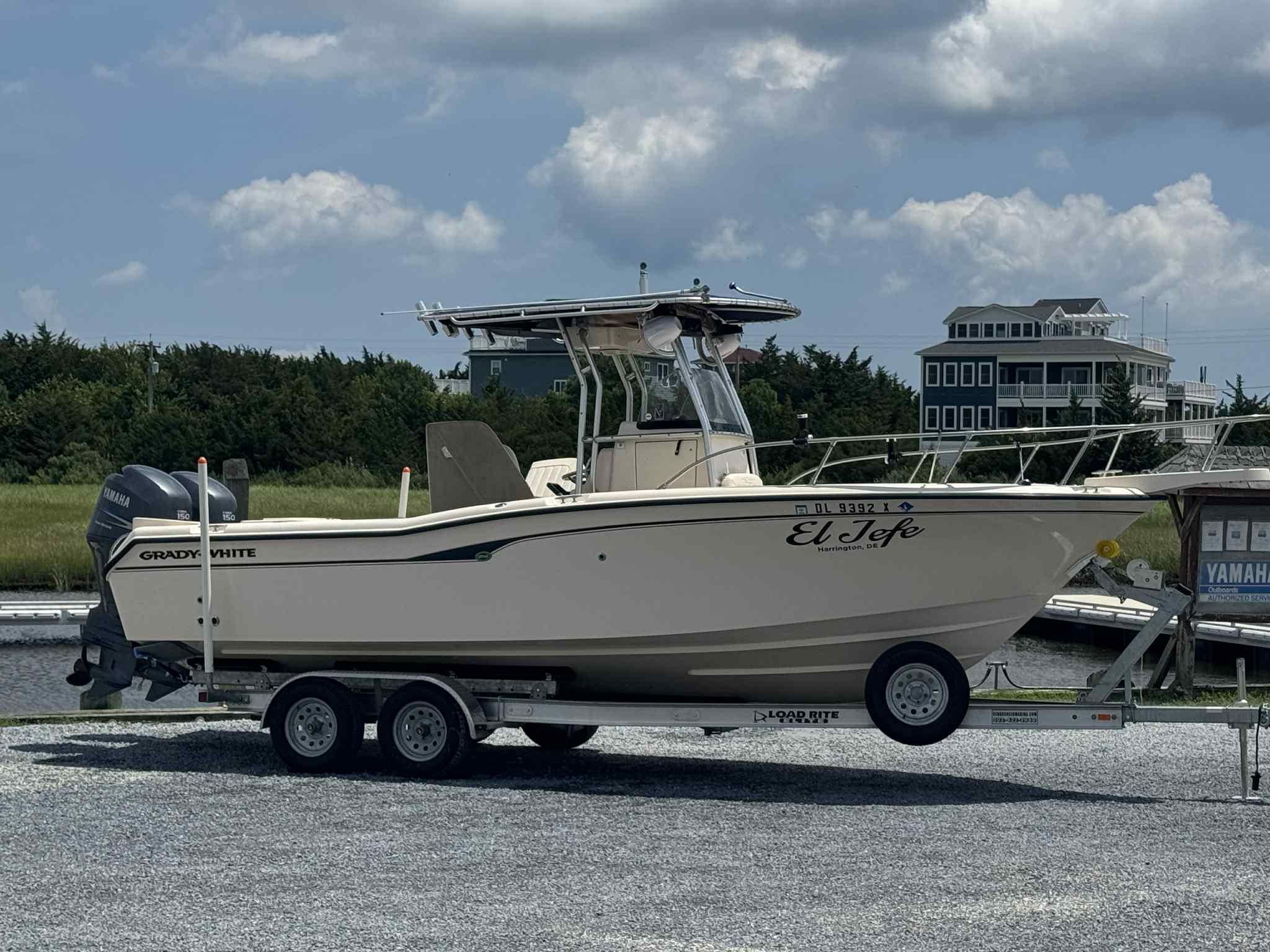 2004 Grady-White Advance 257
