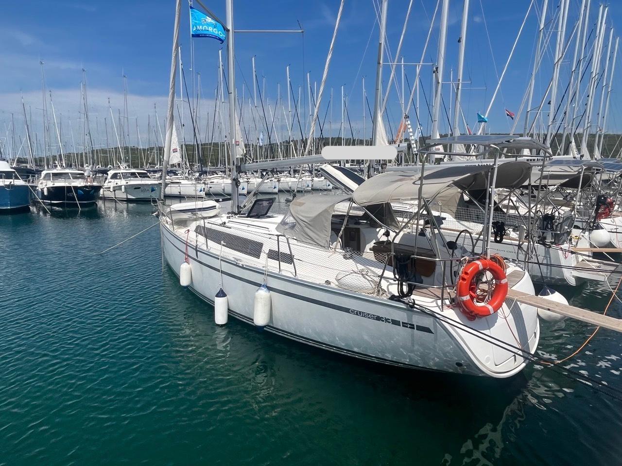 2015 Bavaria 33 Cruiser