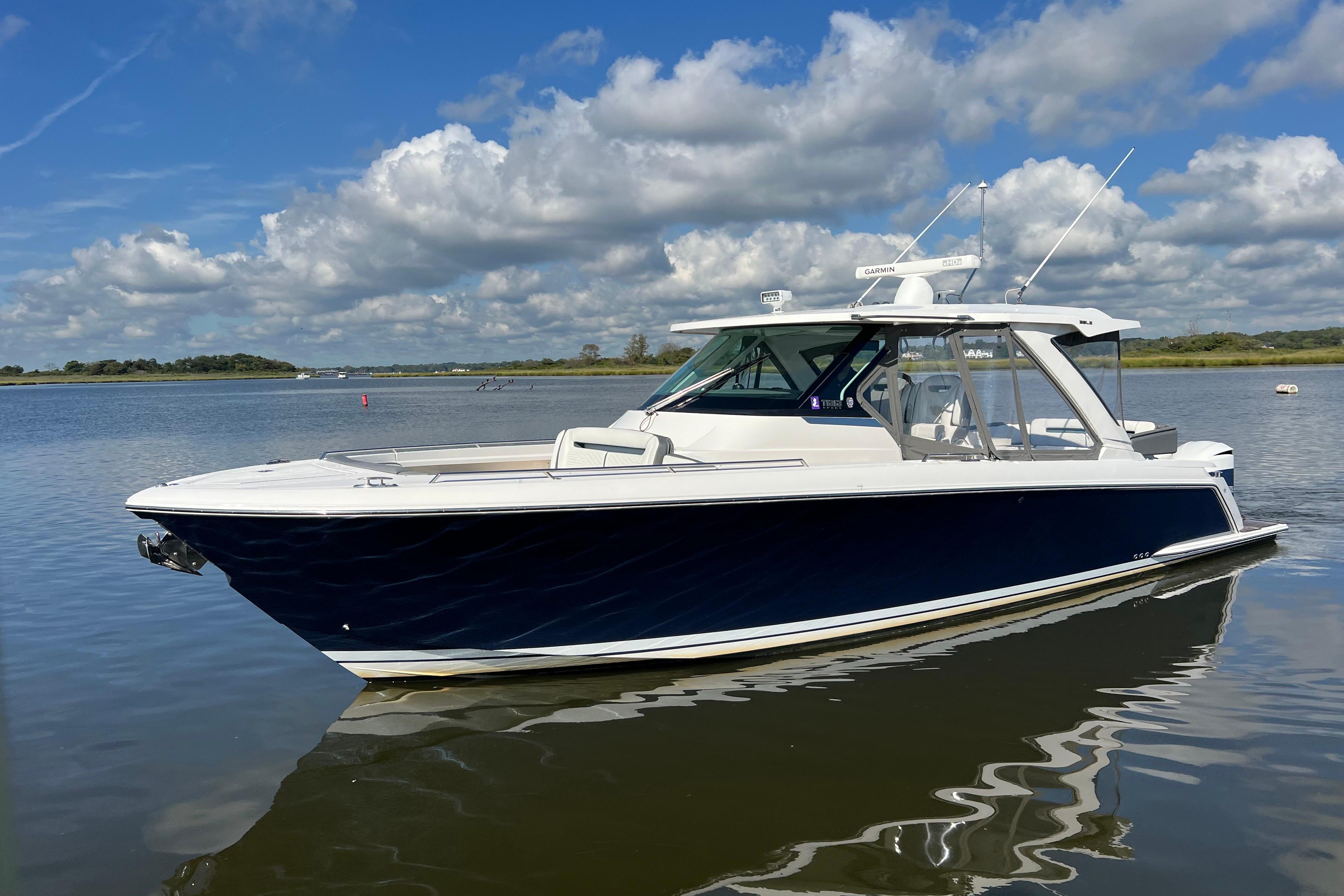 2019 Tiara Yachts 38 LS