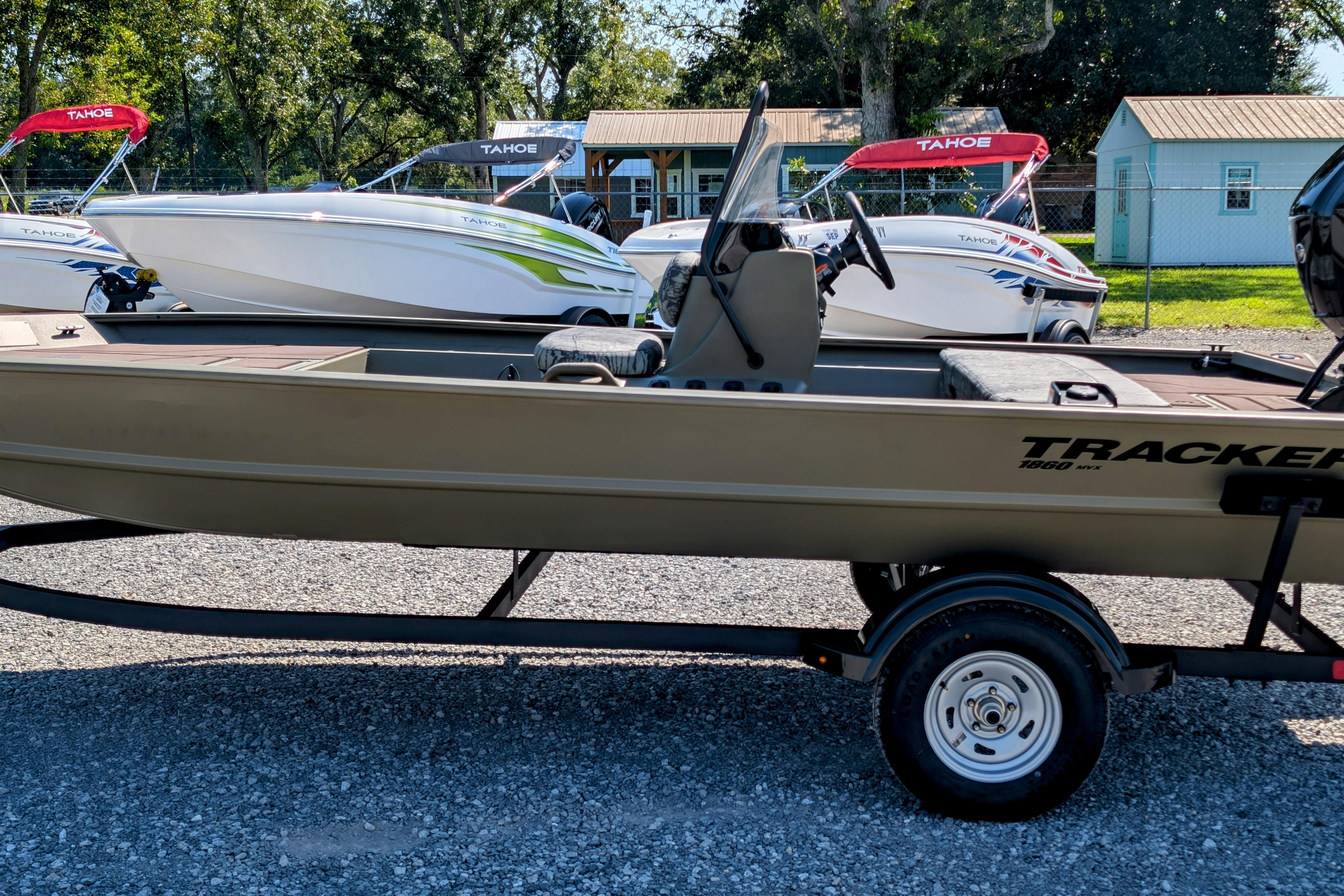 2026 Tracker Grizzly 1860 CC