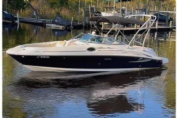 2005 Sea Ray 240 Sundeck