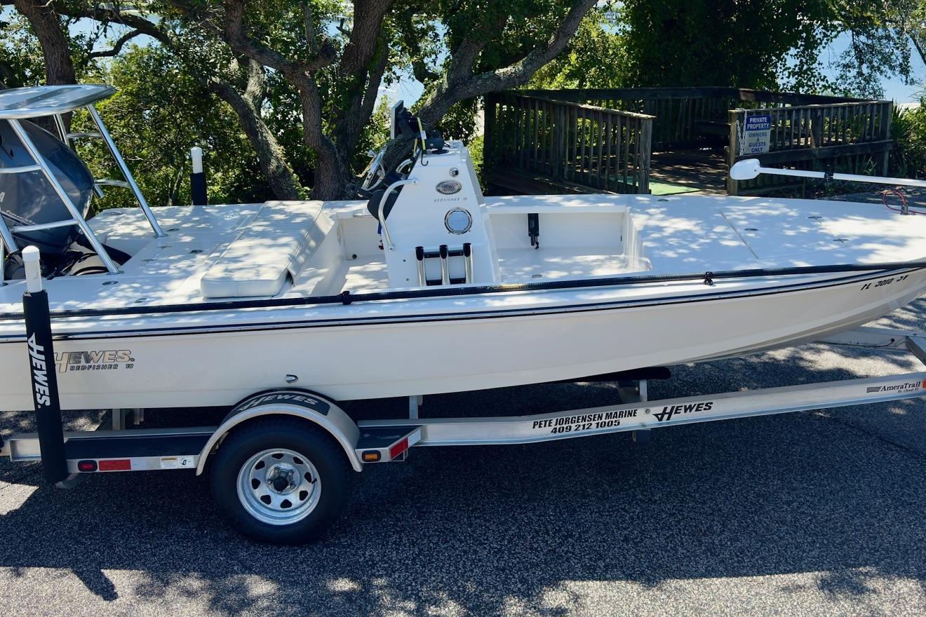 2013 Hewes 18 Redfisher