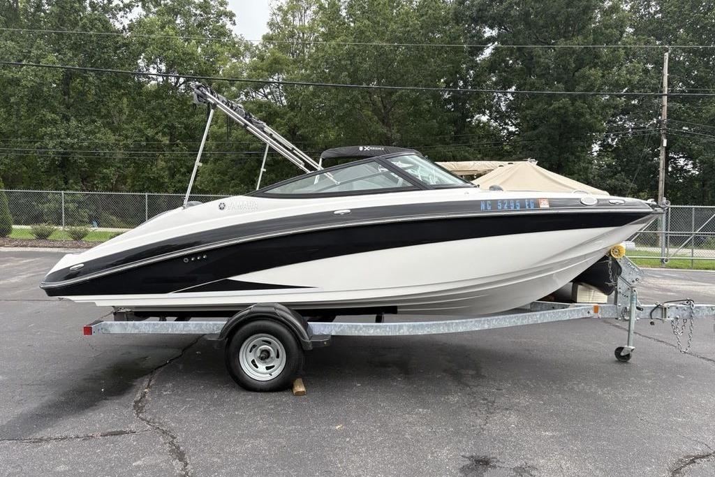 2017 Yamaha Boats SX195