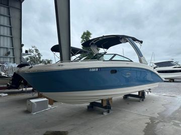 2024 Sea Ray 270 Sundeck Outboard