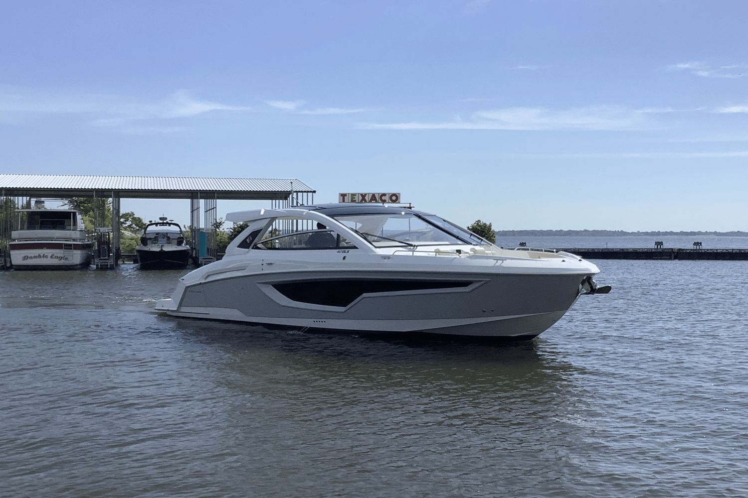 2025 Cruisers Yachts 42 GLS