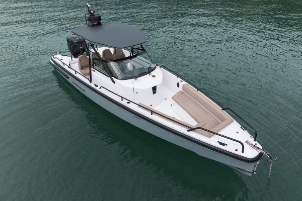 2022 Axopar 28 T-Top