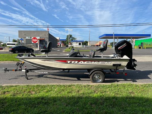 Tracker Pro Team 175 Crappie Edition 2025 Tracker Pro Team 175 Crappie Edition boat on trailer, parked outdoors.