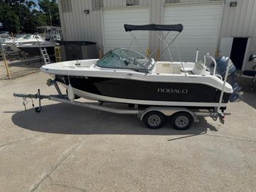 2014 Robalo R207 Dual Console