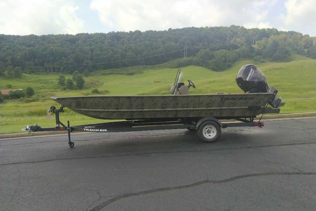 2026 Tracker Grizzly 2072 CC