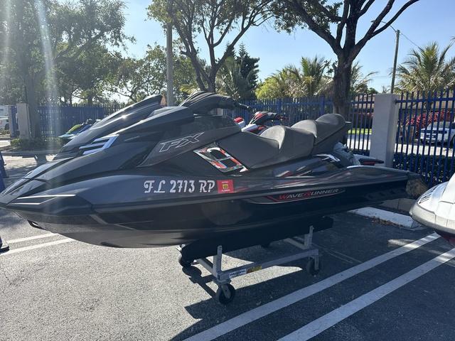 Yamaha WaveRunner FX Cruiser SVHO