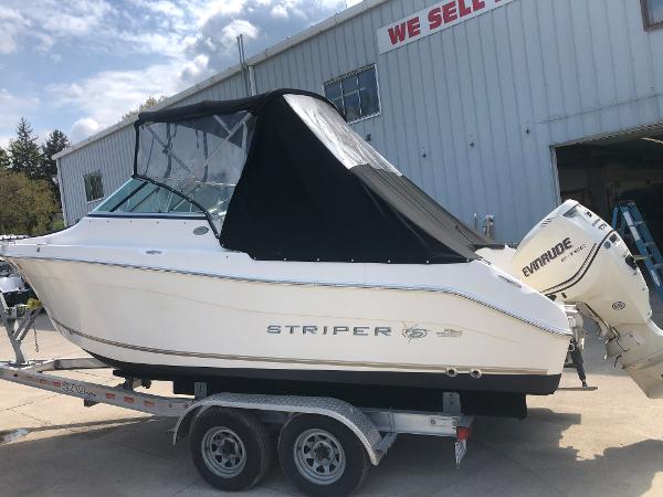2004 Seaswirl 2101 Wa Striper Skipperbuds Sturgeon Bay B17175 Skipperbuds