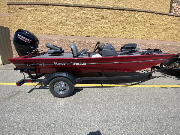 2025 Tracker Bass Tracker Classic XL