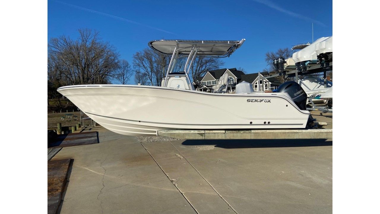 2021 Sea Fox 228 Commander