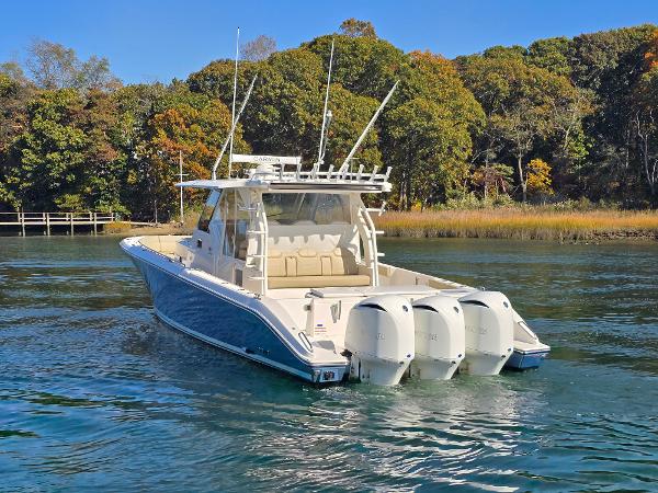 2018 Pursuit S 408 Sport