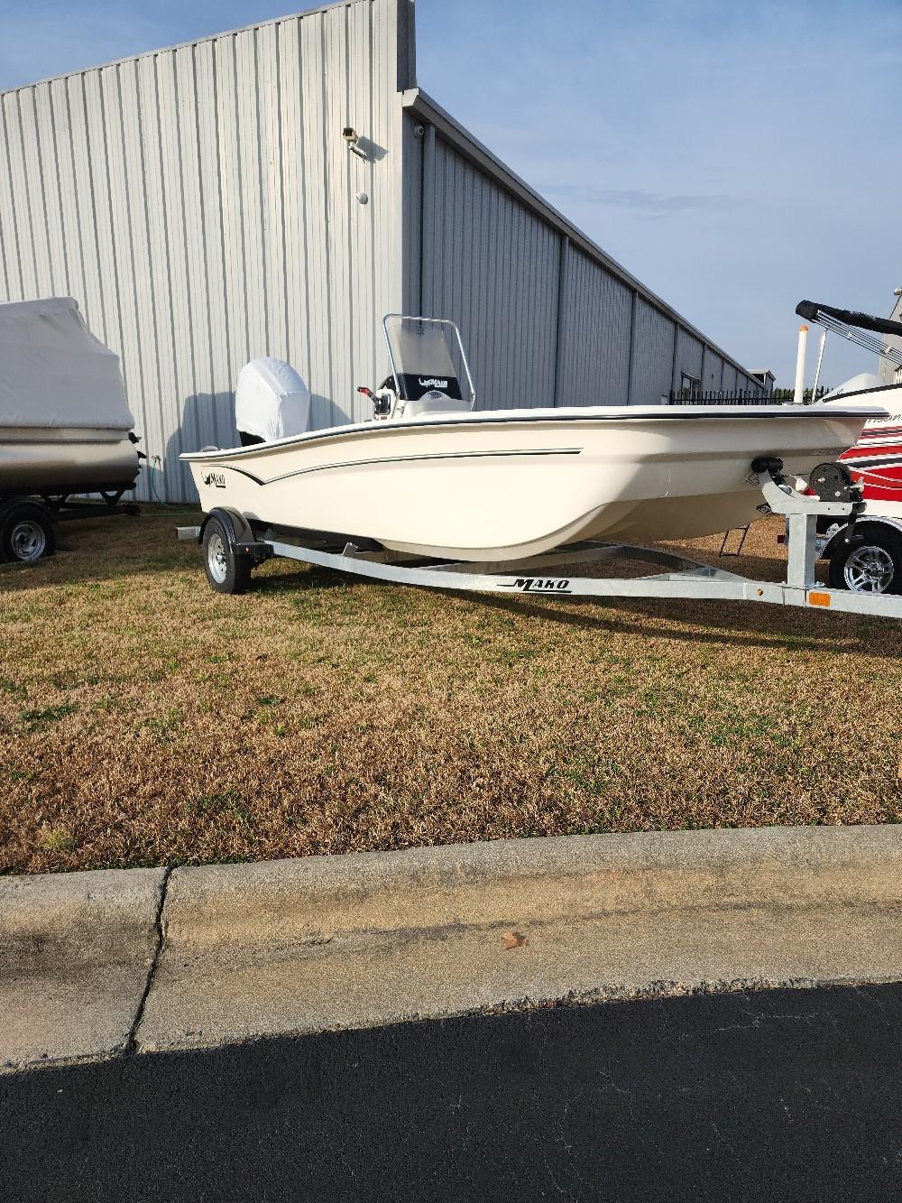 Mako Pro Skiff 17 CC