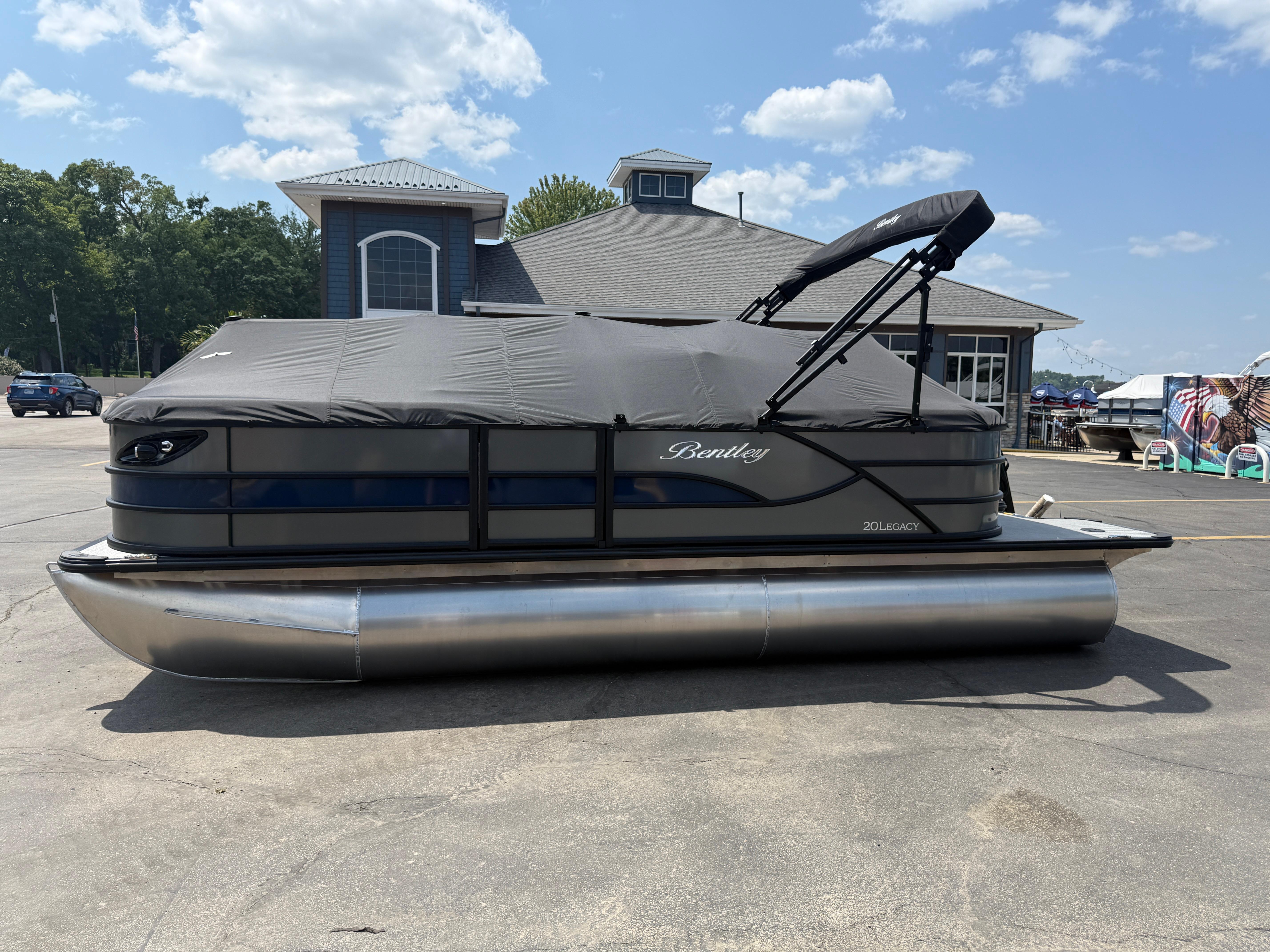 2026 Bentley Pontoons Legacy 200 Navigator