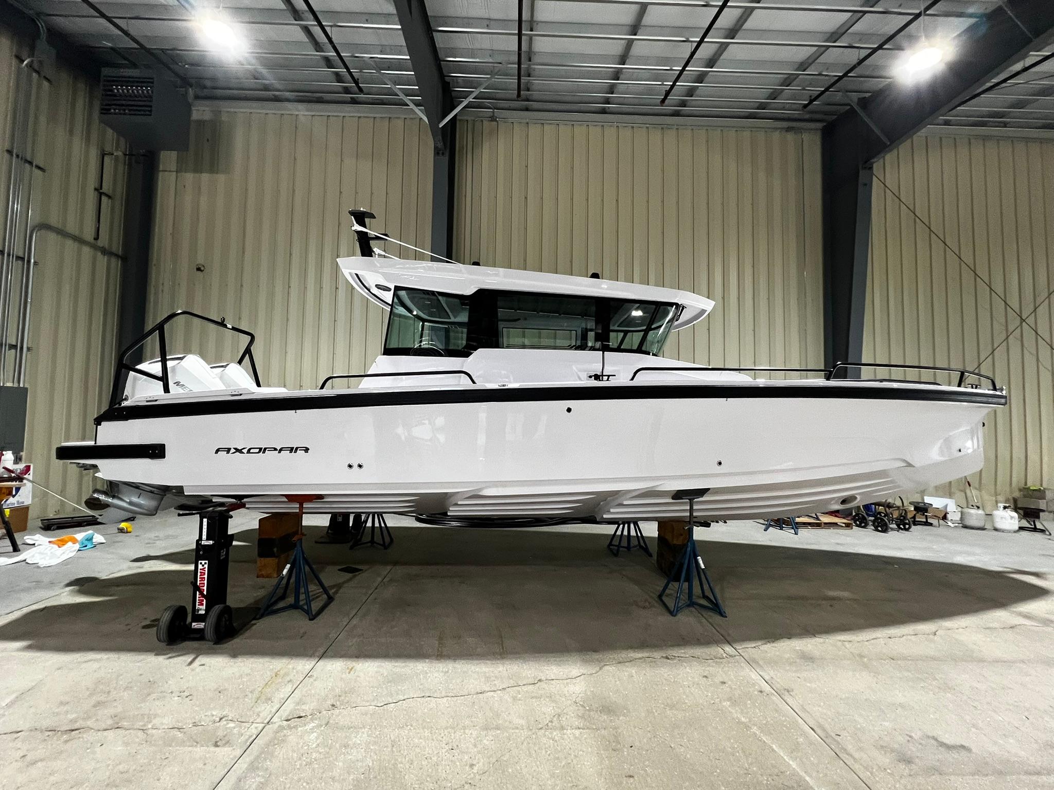 2025 Axopar 29 XC Cross Cabin