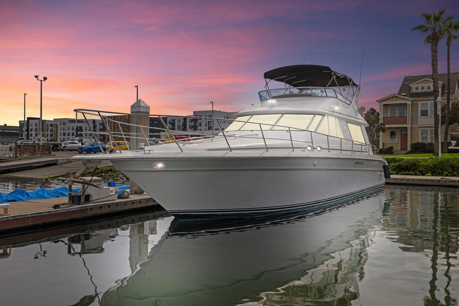 Sea Ray 550 Sedan Bridge