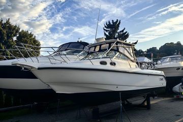 2012 Boston Whaler 28 HT Conquest