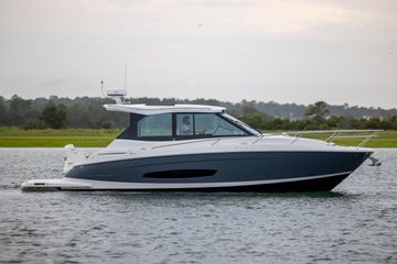 2022 Regal 36 Grande Coupe