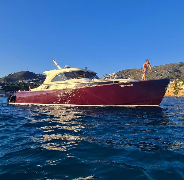 2006 Mochi Craft 51 Dolphin