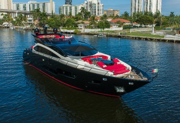 Sunseeker 101 Sport Yacht Sunseeker 101 Sport Yacht
